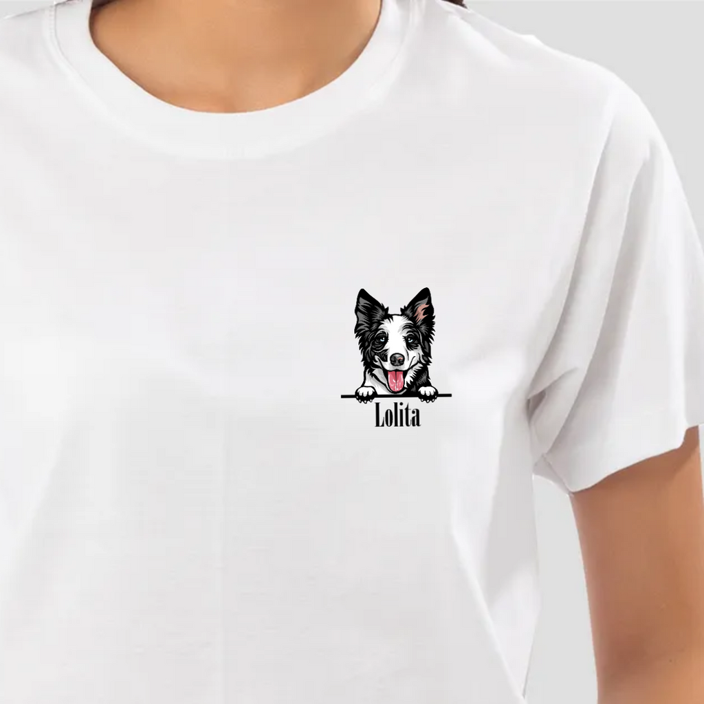 חולצה My dog pocketחולצה Myחולצה T מודפסת בעיצוב My dog pocket. ניתן לבחור את סוג וגזע הכלב, להוסיף שם ומשפט לבחירה אונליין.T-SHIRT