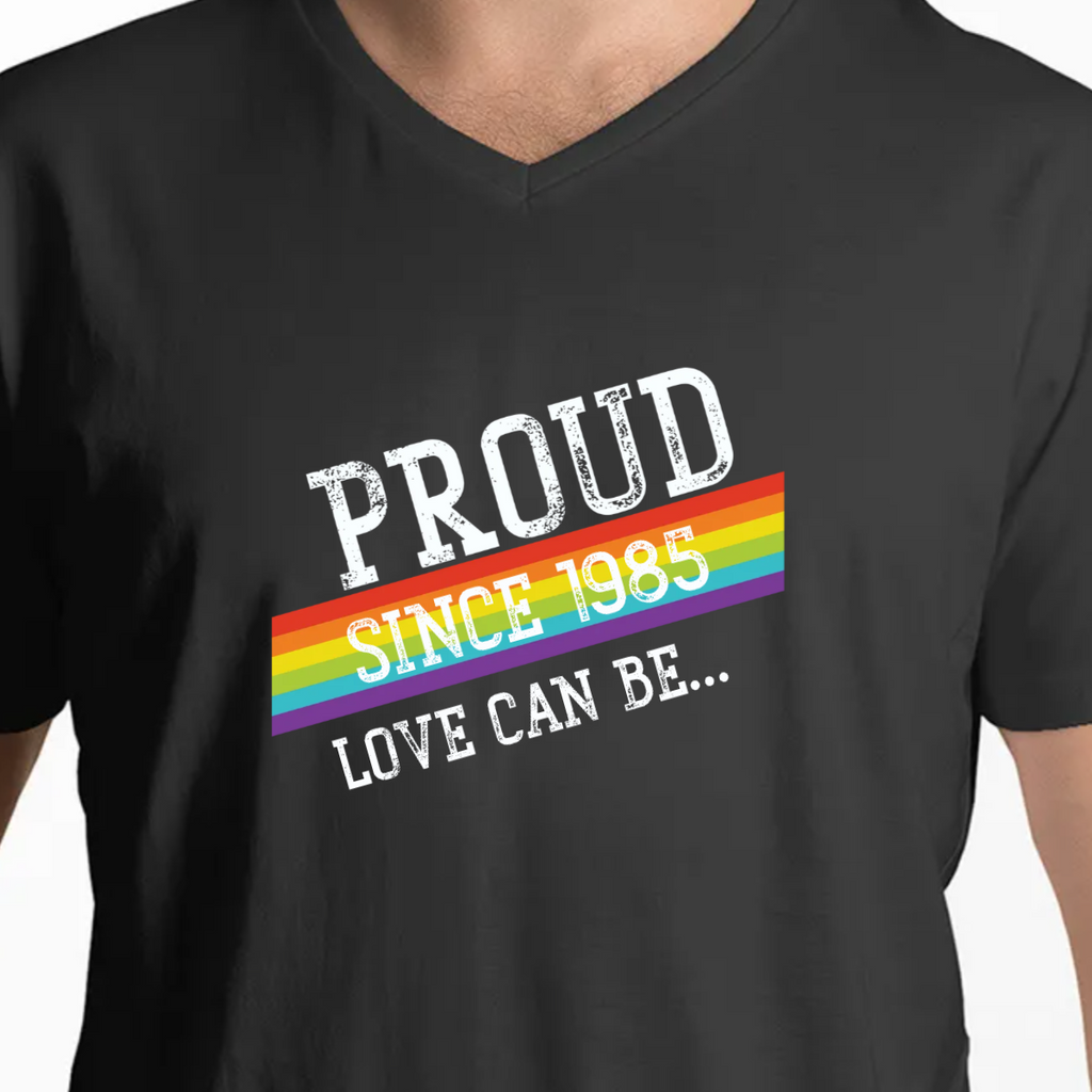 חולצה - PROUD Mחולצה - PROUDחולצה T מודפסת בעיצוב PROUD LGBT. ניתן לבחור את סוג העיצוב, להוסיף 2 משפטים בהתאמה אישית (באנגלית) אונליין.T-SHIRT