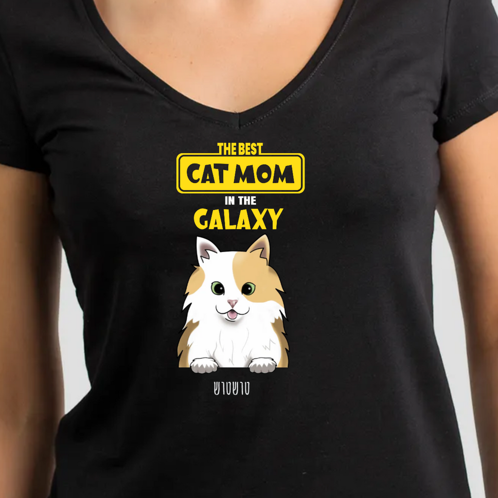 SHASHA GIFTS - חולצה טישירט מעוצבת THE BEST MOM IN THE GALAXY עם פרינט מהמם של החתולים