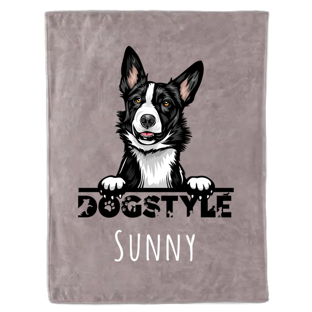 שמיכה פלאפי DOGSTYLEשמיכה פלאפי DOGSTYLEהשמיכה הפלאפי DOGSTYLE המעניקה נעימות מושלמת. השמיכה מודפסת בהתאמה אישית עם איור של הכלב שלכם. באפשרותכם לבחור את סוג וגזע הכלב, להוסיף את שמו ולשנות את רקע השמיכה ב